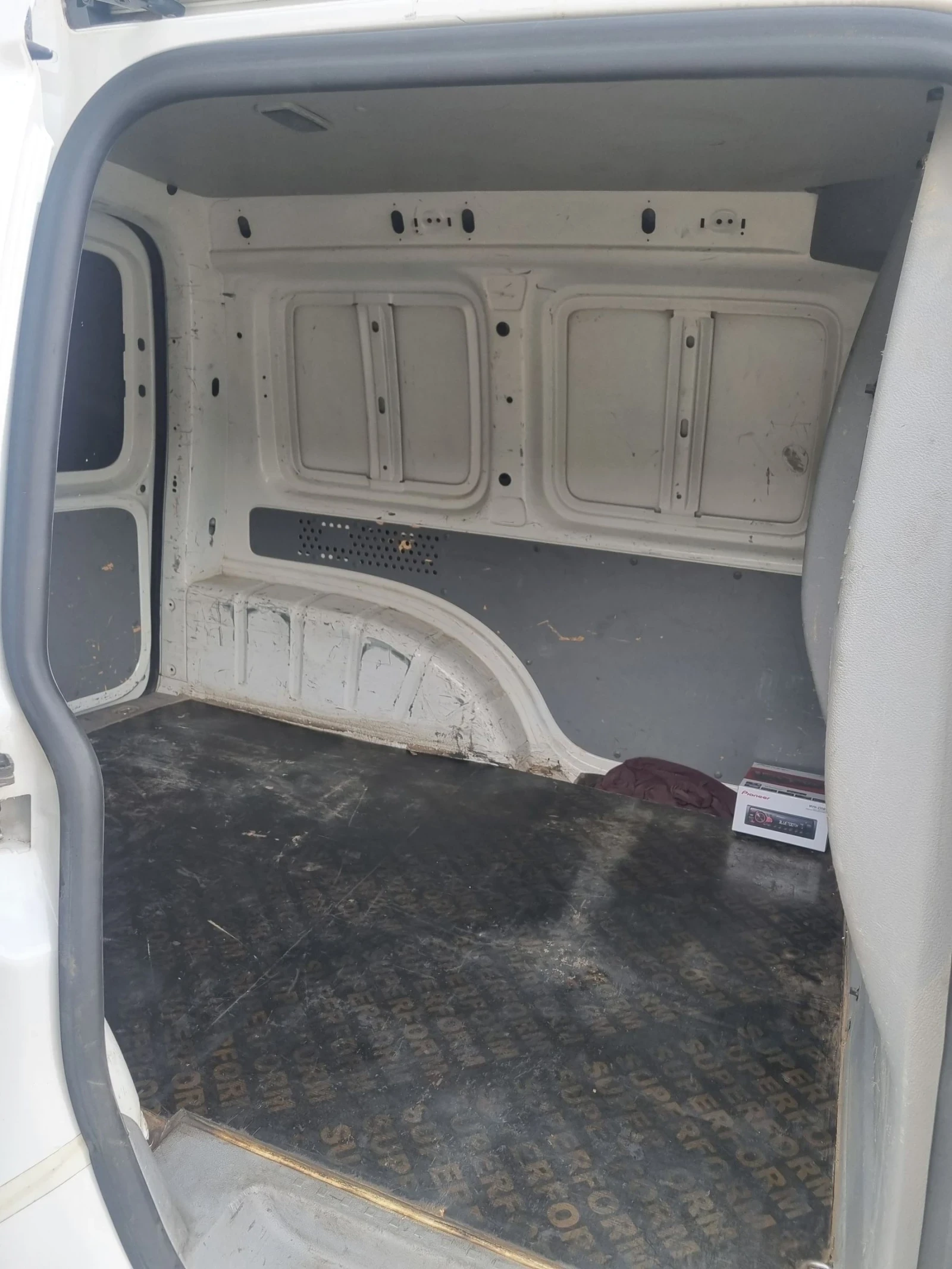 VW Caddy, снимка 10 - Автомобили и джипове - 54643916