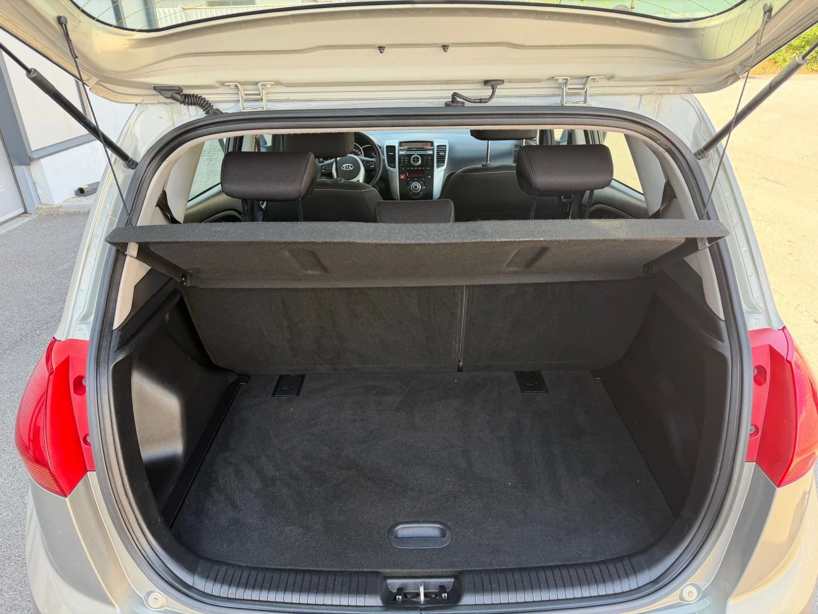 Kia Venga 1.4Crdi 90ks 6 Skorosti Evro5b, снимка 14 - Автомобили и джипове - 54839735