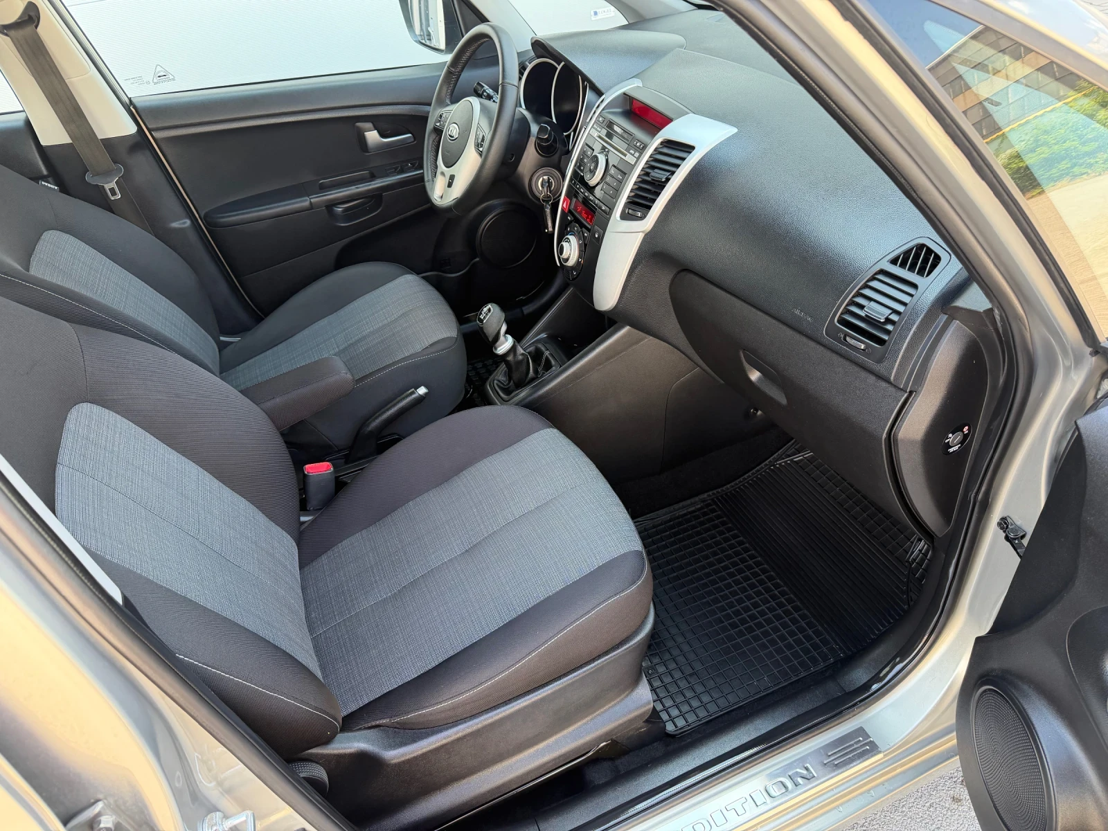 Kia Venga 1.4Crdi 90ks 6 Skorosti Evro5b, снимка 13 - Автомобили и джипове - 54839735