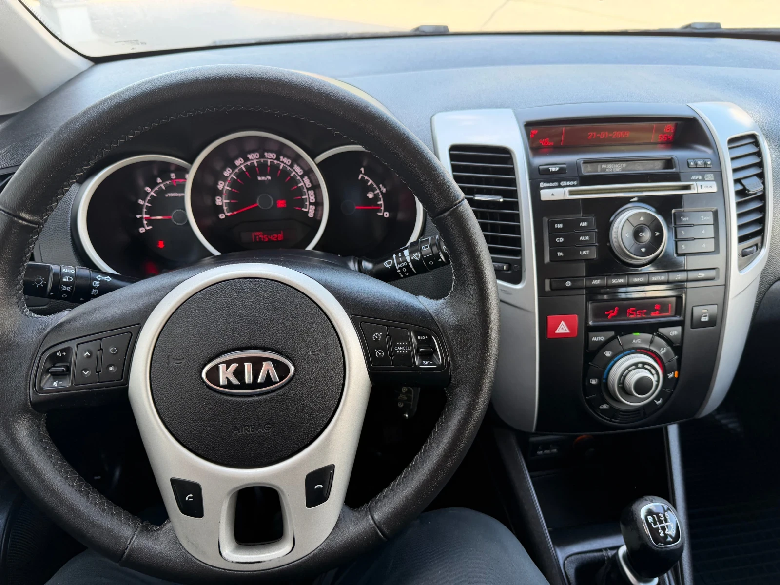 Kia Venga 1.4Crdi 90ks 6 Skorosti Evro5b, снимка 10 - Автомобили и джипове - 54839735