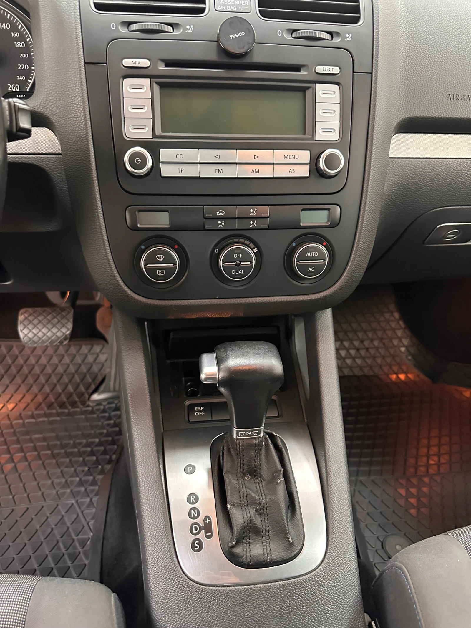 VW Golf, снимка 4 - Автомобили и джипове - 55105768
