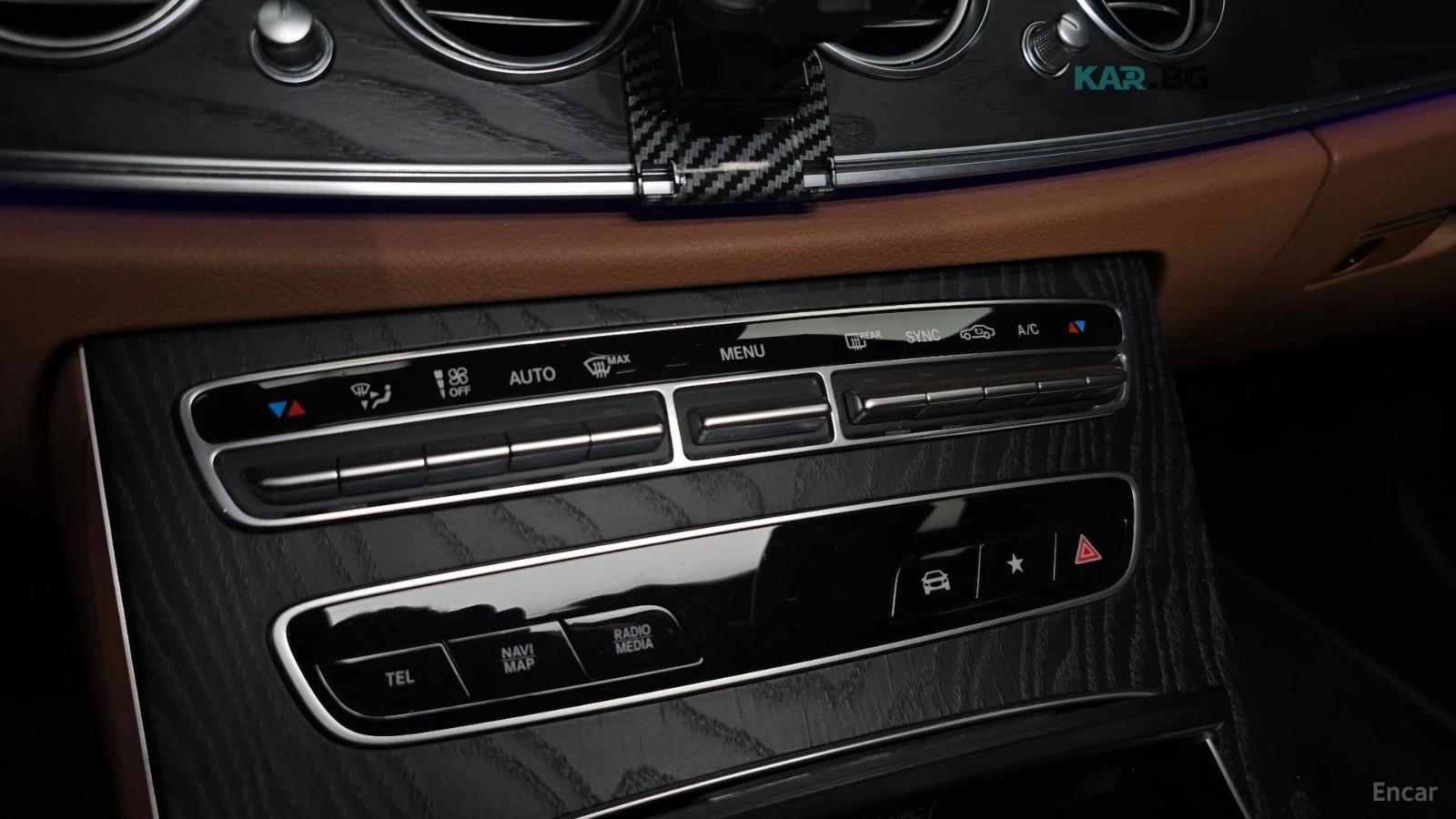 Mercedes-Benz E 220 D AMG-Line 4MATIC Автокредит Цена до България, снимка 11 - Автомобили и джипове - 55191500