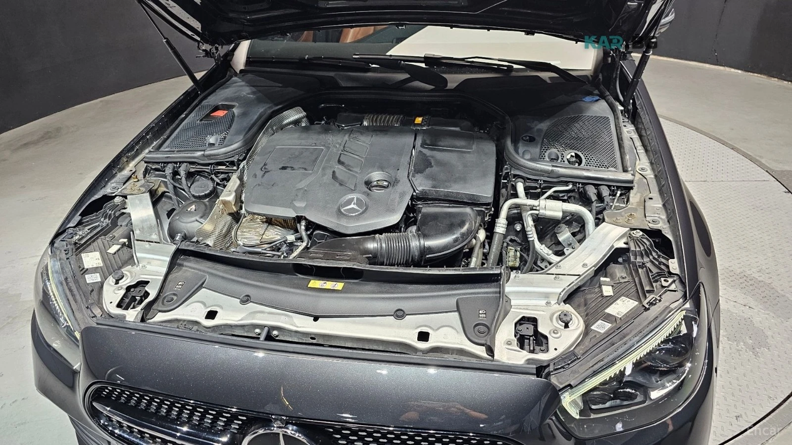 Mercedes-Benz E 220 D AMG-Line 4MATIC Автокредит Цена до България, снимка 17 - Автомобили и джипове - 55191500