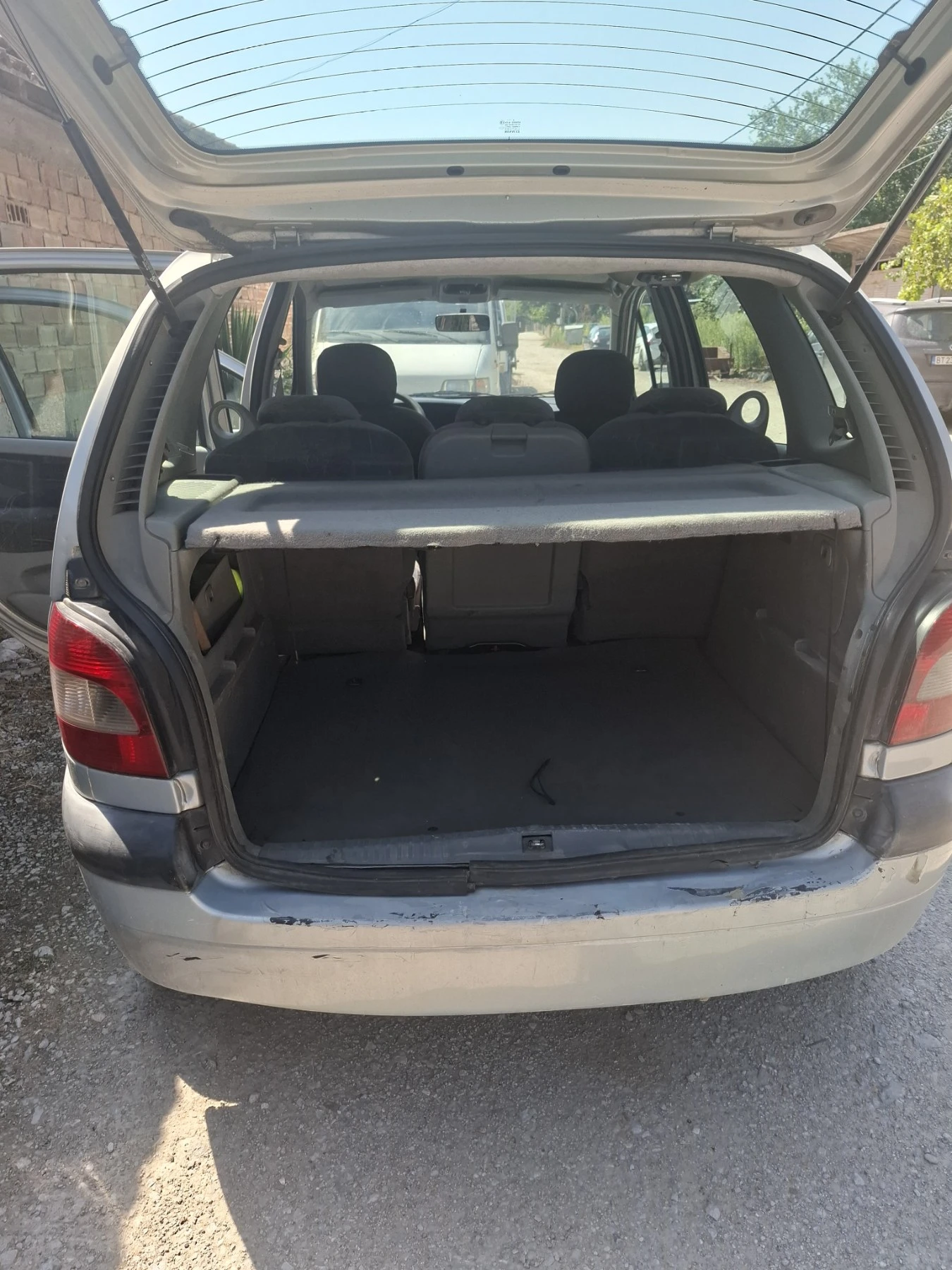 Renault Scenic няма, снимка 9 - Автомобили и джипове - 55584763