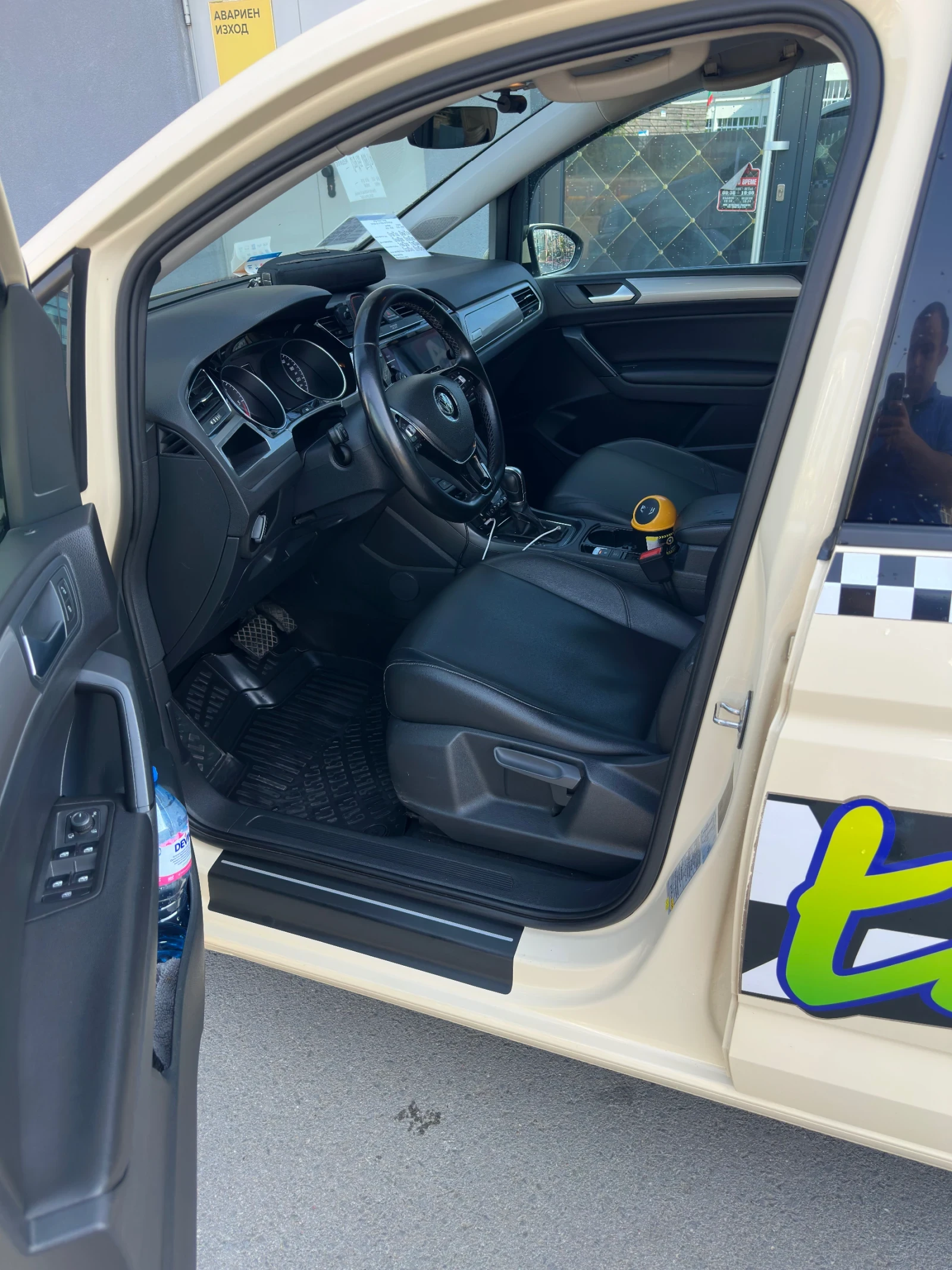VW Touran 2.0 TDI 116 k.c. , снимка 10 - Автомобили и джипове - 55615111