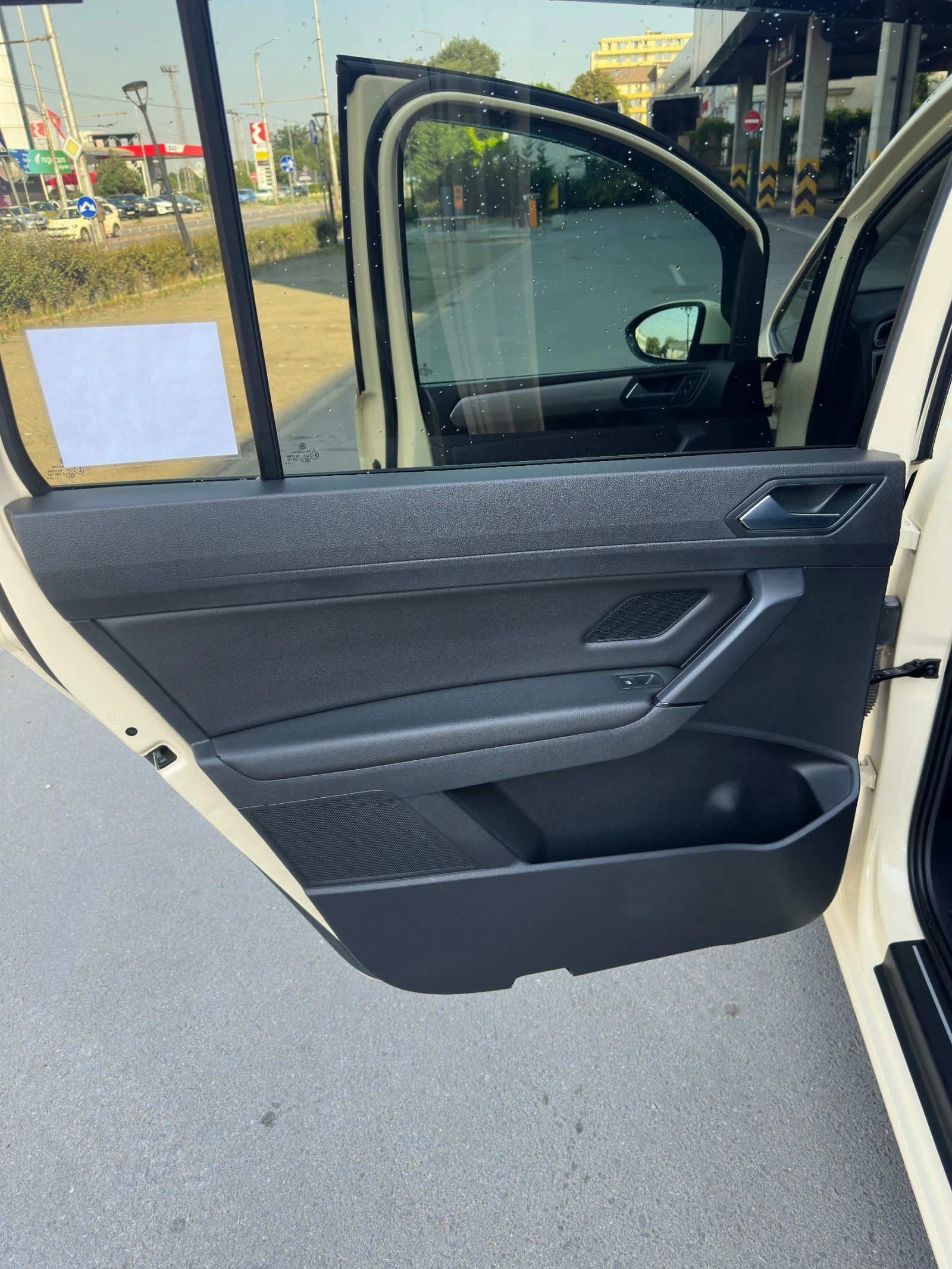 VW Touran 2.0 TDI 116 k.c. , снимка 7 - Автомобили и джипове - 55615111