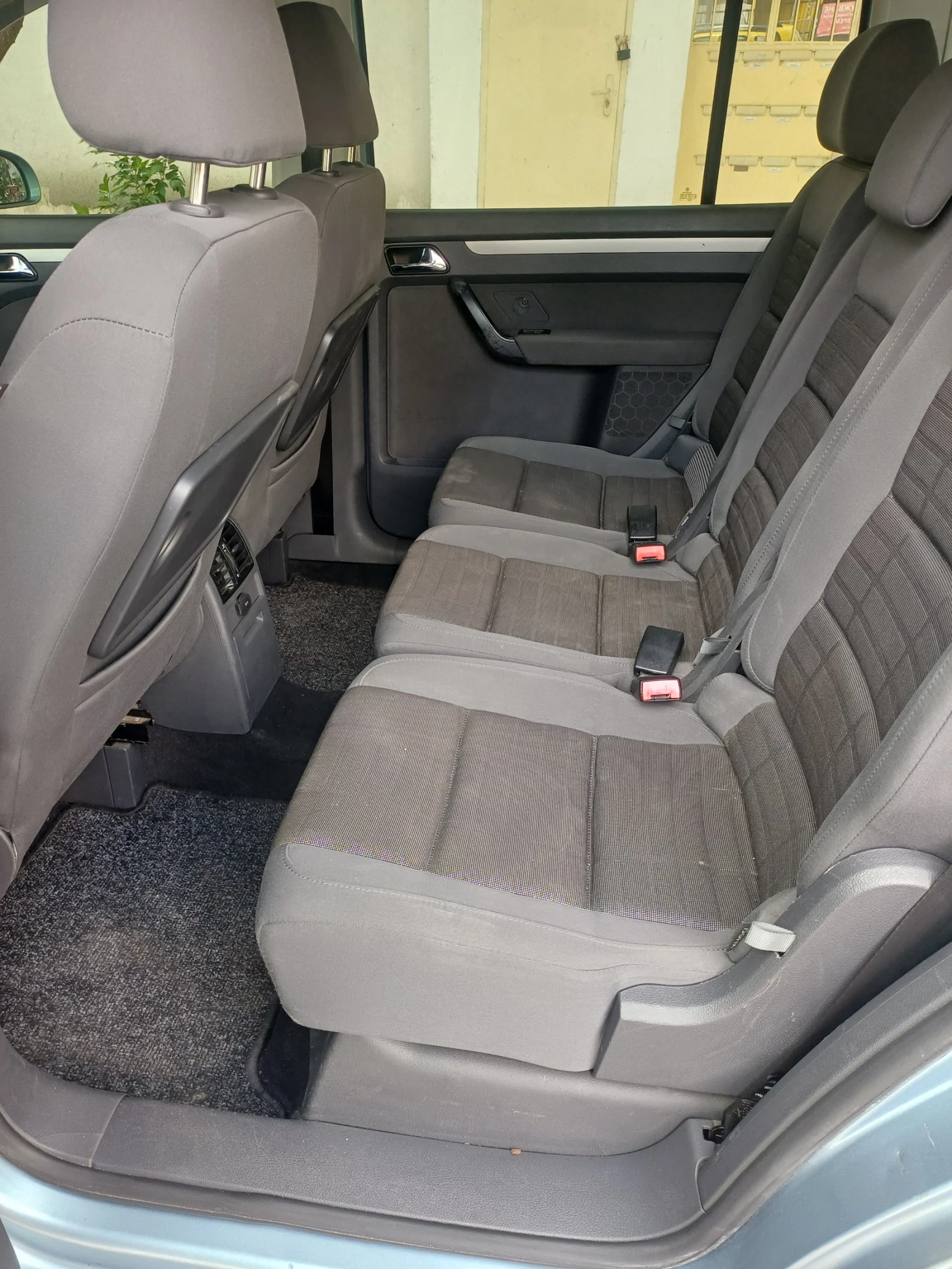 VW Touran 2.0 TDI , снимка 5 - Автомобили и джипове - 56097060