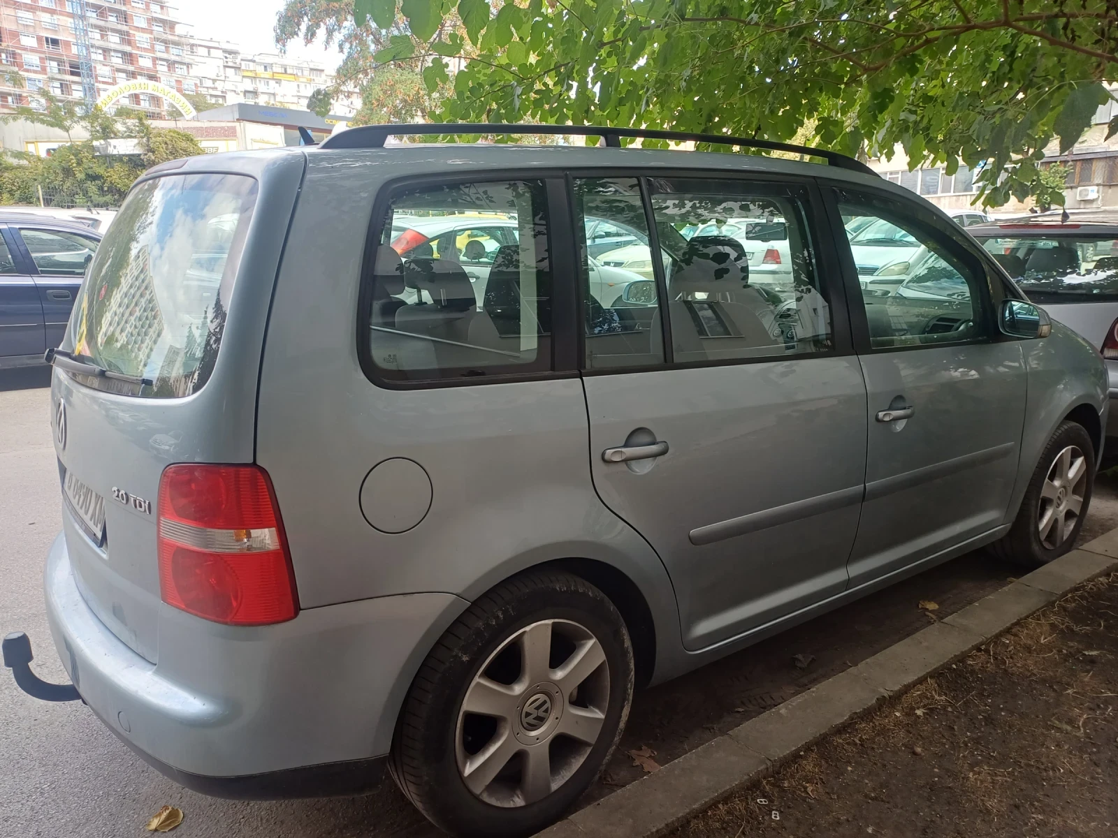 VW Touran 2.0 TDI , снимка 3 - Автомобили и джипове - 56097060