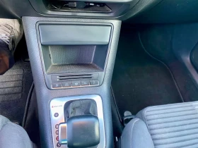 VW Tiguan 2.0 TDI /4x4 /AUTO/XENON, снимка 9