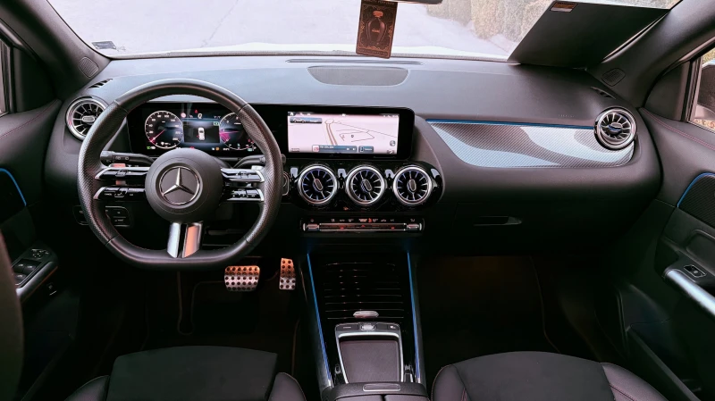 Mercedes-Benz GLA 200 d 4MATIC, снимка 11 - Автомобили и джипове - 51736308