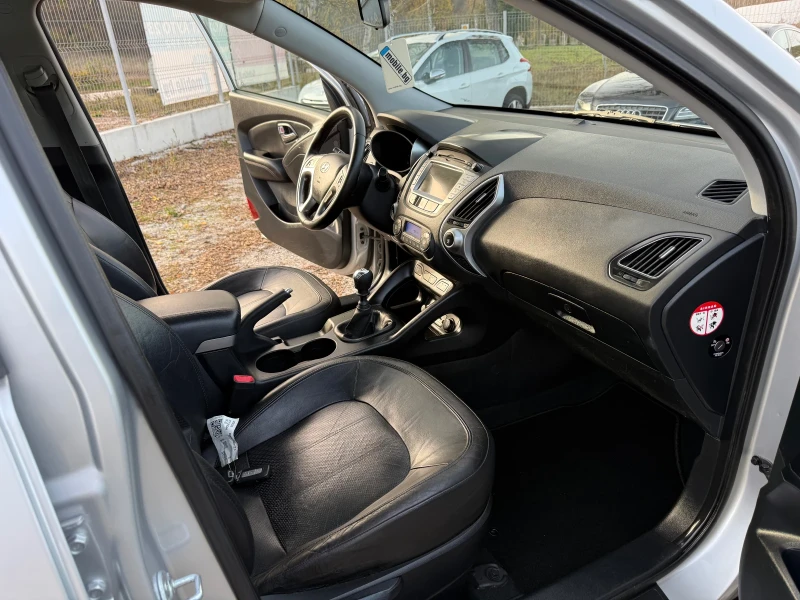Hyundai IX35 2.0CRDI 4* 4, снимка 10 - Автомобили и джипове - 52435905