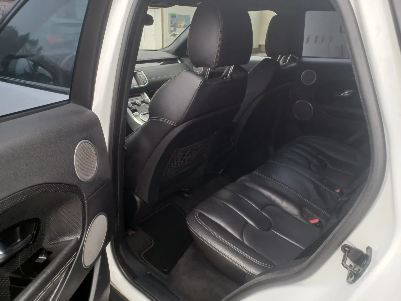 Land Rover Range Rover Evoque 2.2TDi/AUTOMATIC/150K.C./NAVi/KAMERA, снимка 10 - Автомобили и джипове - 53148072