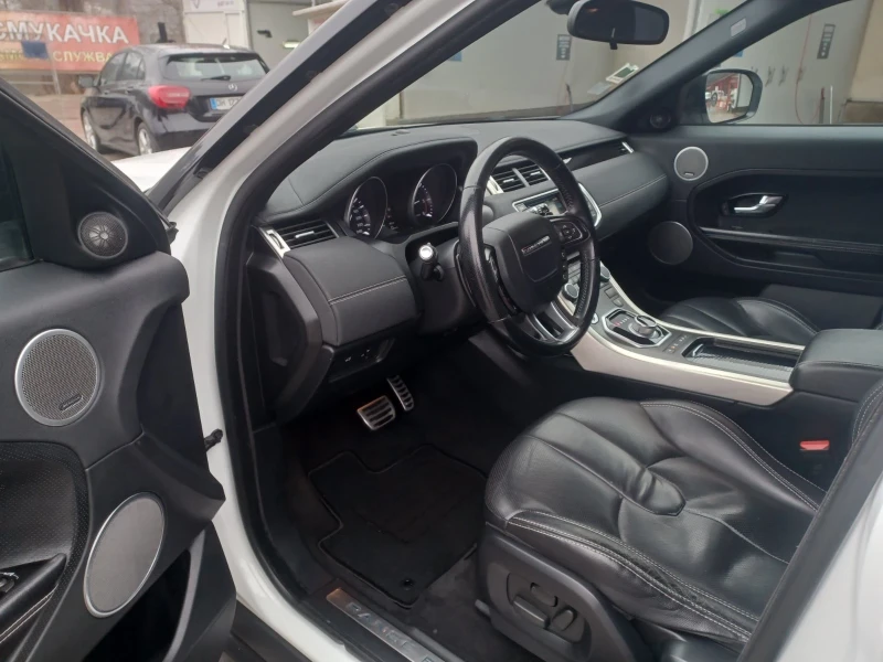 Land Rover Range Rover Evoque 2.2TDi/AUTOMATIC/150K.C./NAVi/KAMERA, снимка 9 - Автомобили и джипове - 53148072
