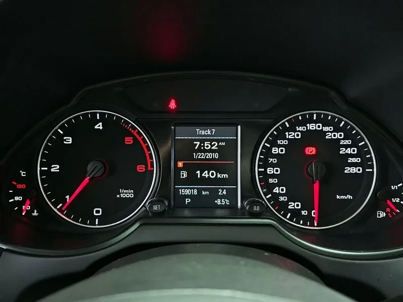 Audi Q5, снимка 8 - Автомобили и джипове - 54931038
