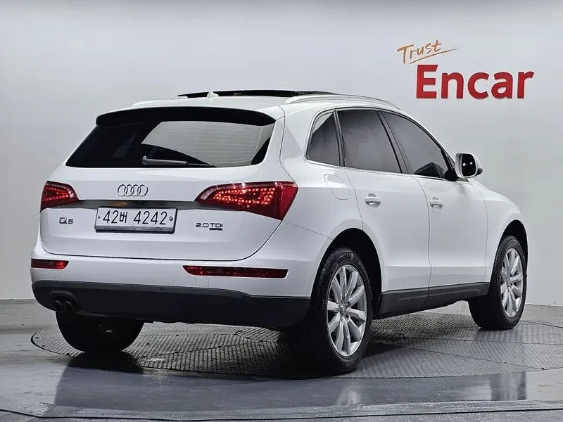 Audi Q5, снимка 2 - Автомобили и джипове - 54931038