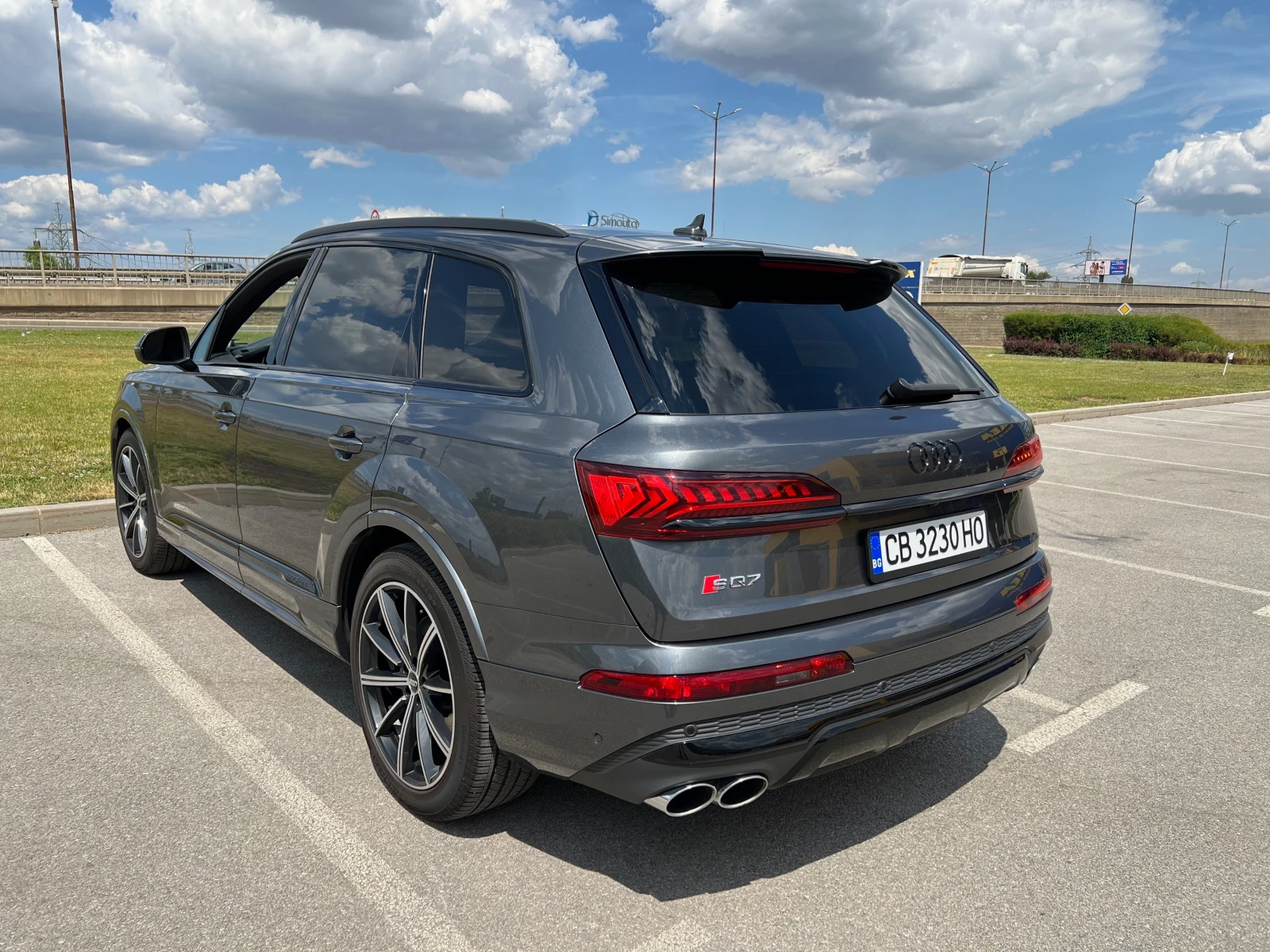 Audi SQ7 Prestige 4.0 TFSI Matrix Вакуум 7 Местен - изображение 6