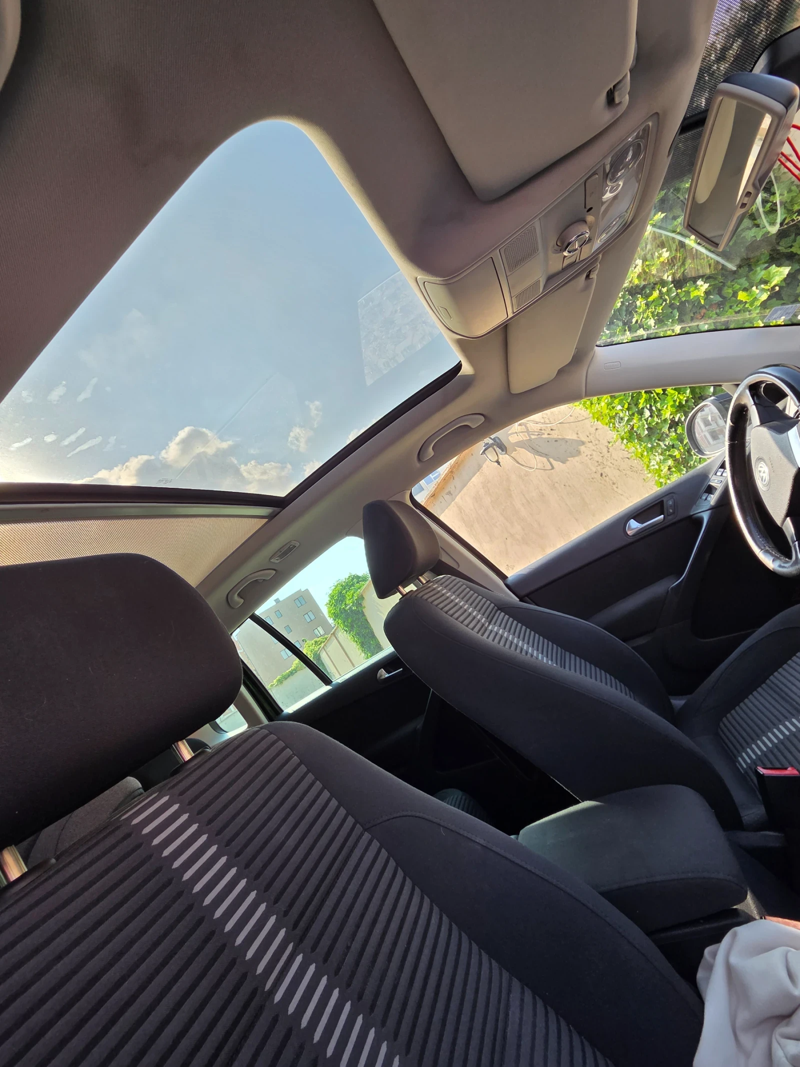 VW Tiguan, снимка 7 - Автомобили и джипове - 54783620