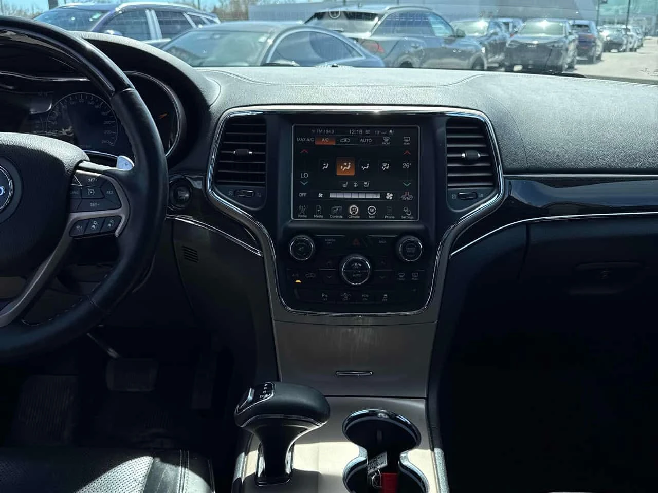 Jeep Grand cherokee * Overland * CARFAX * ОПЦИЯ ЗА ФИНАНСИРАНЕ, снимка 9 - Автомобили и джипове - 55165683
