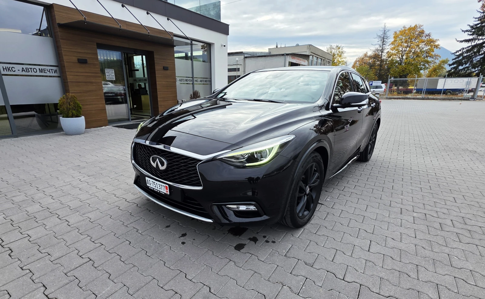 Infiniti Q30 ЛИЗИНГ AWD