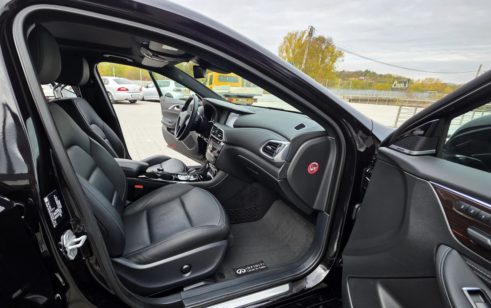 Infiniti Q30 ЛИЗИНГ AWD, снимка 11 - Автомобили и джипове - 56652533