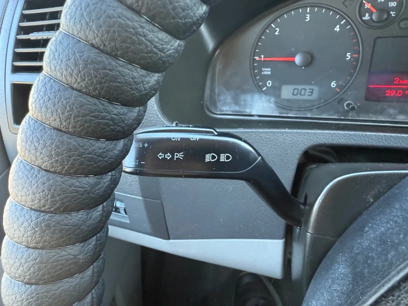 VW Transporter 1.9TDI, снимка 15 - Бусове и автобуси - 51681891