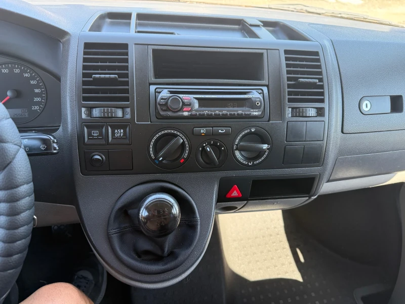 VW Transporter 1.9TDI, снимка 16 - Бусове и автобуси - 51681891