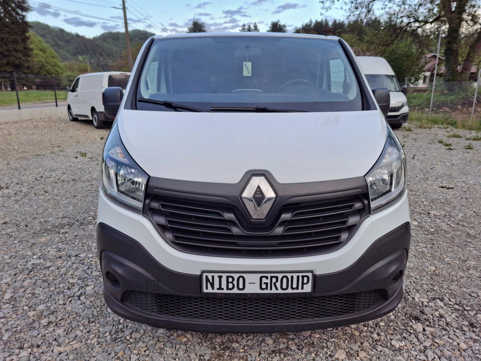 Renault Trafic MAXI* КЛИМА* NAVI* 125к.с., снимка 8 - Бусове и автобуси - 53396599