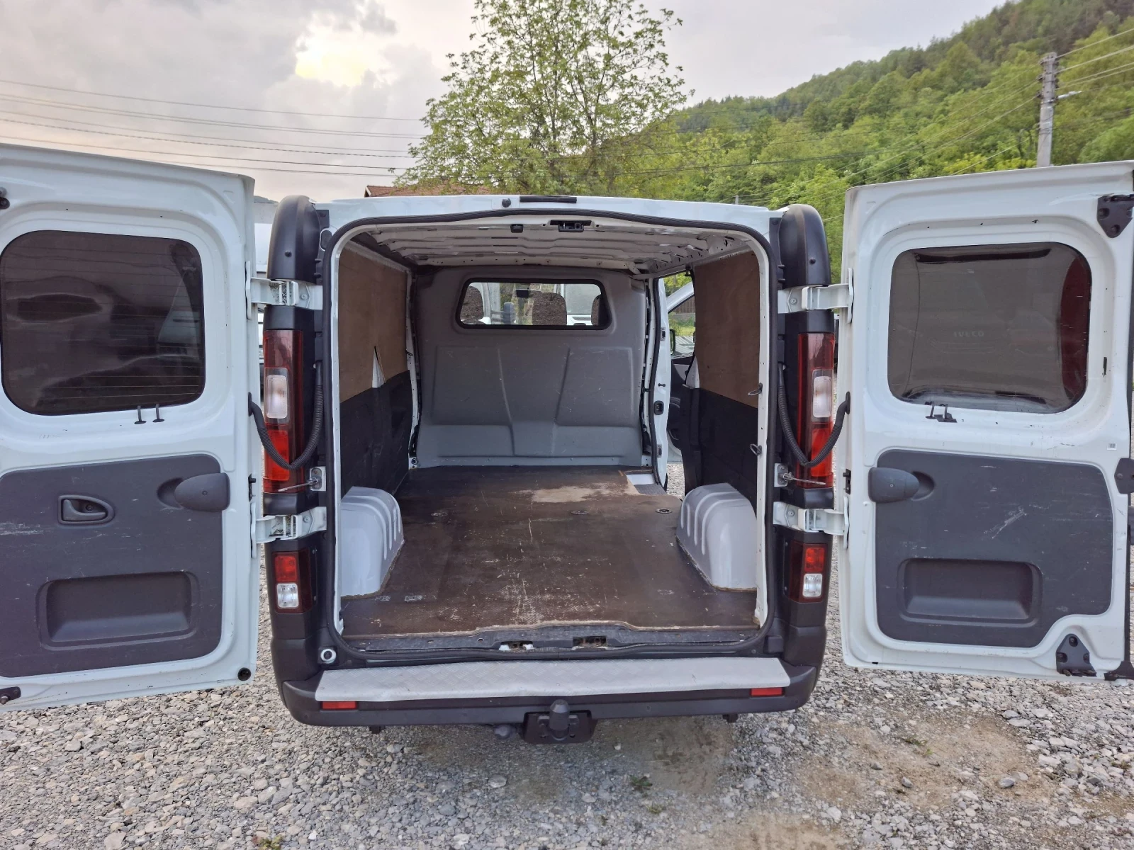 Renault Trafic MAXI* КЛИМА* NAVI* 125к.с., снимка 13 - Бусове и автобуси - 53396599