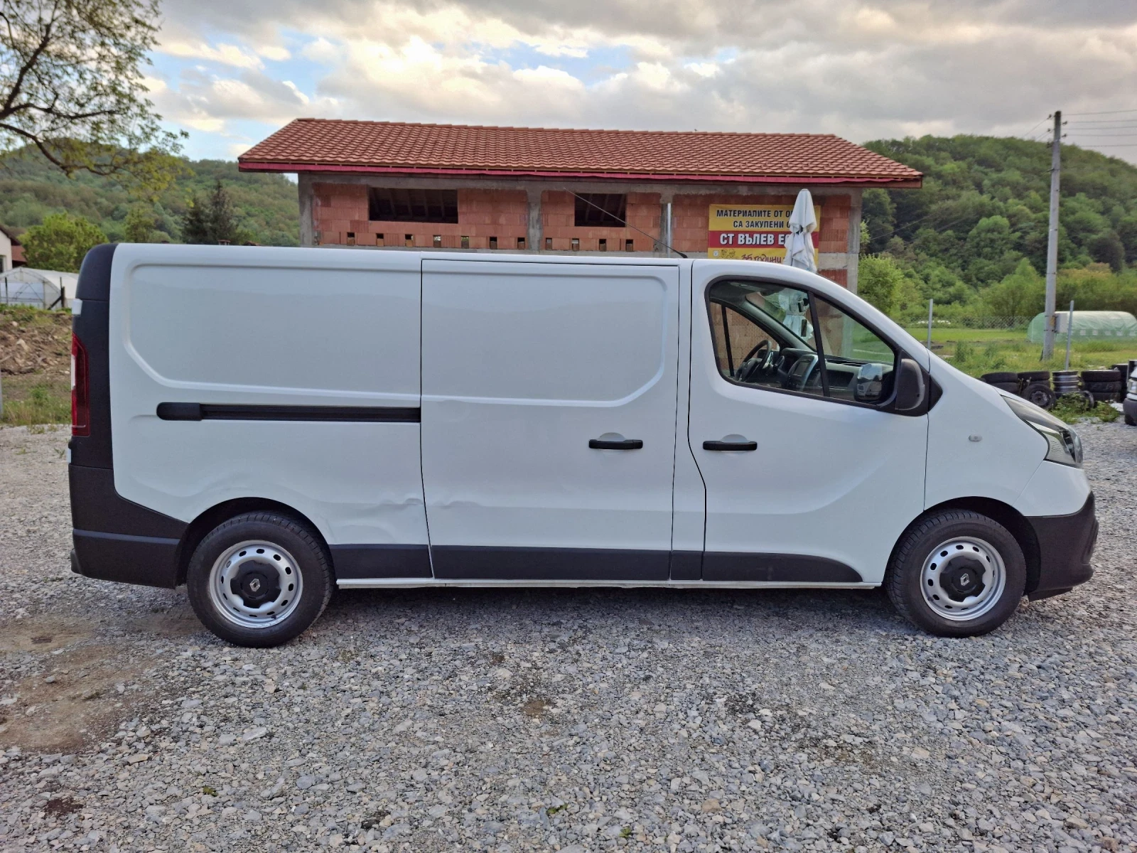 Renault Trafic MAXI* КЛИМА* NAVI* 125к.с., снимка 6 - Бусове и автобуси - 53396599