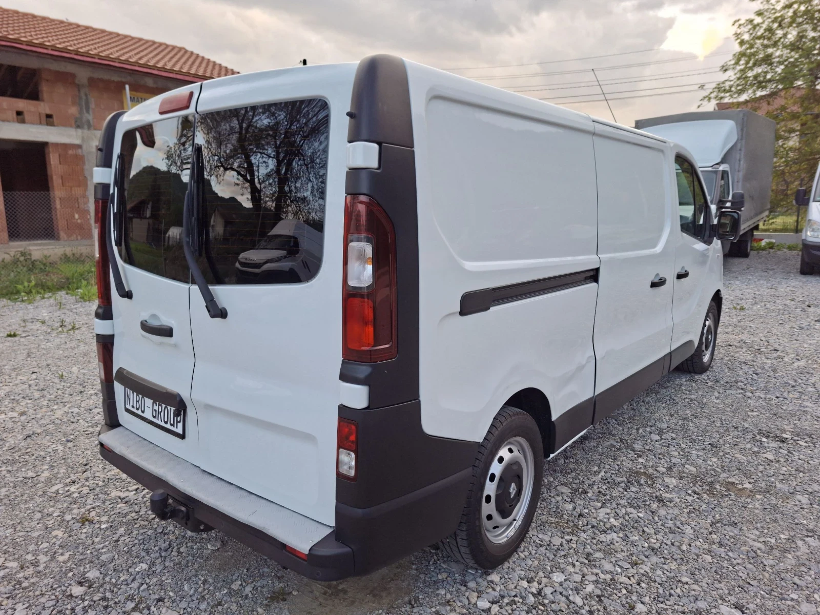 Renault Trafic MAXI* КЛИМА* NAVI* 125к.с., снимка 5 - Бусове и автобуси - 53396599