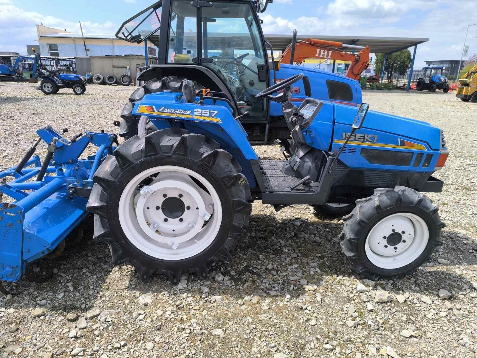 ������� ISEKI ���� ���� ������ | Mobile.bg � ����������� 2