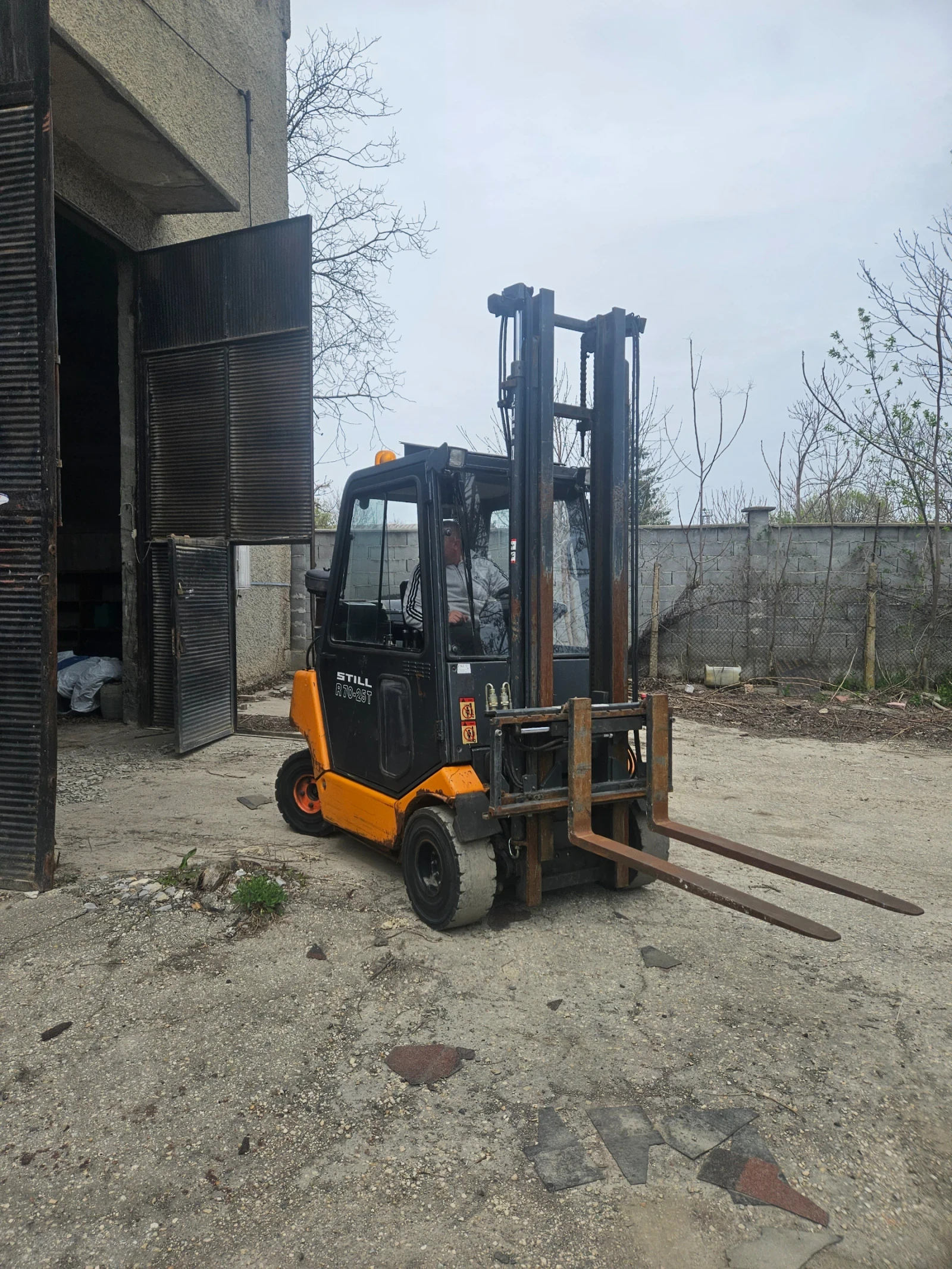 ������� Still ������� | Mobile.bg � ����������� 1