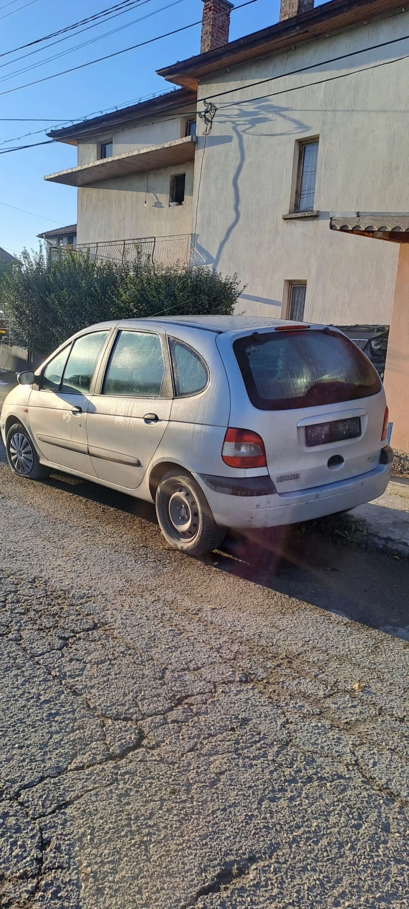 Renault Scenic 1.6 газ отличен мотор и скорости , снимка 2 - Автомобили и джипове - 47371849