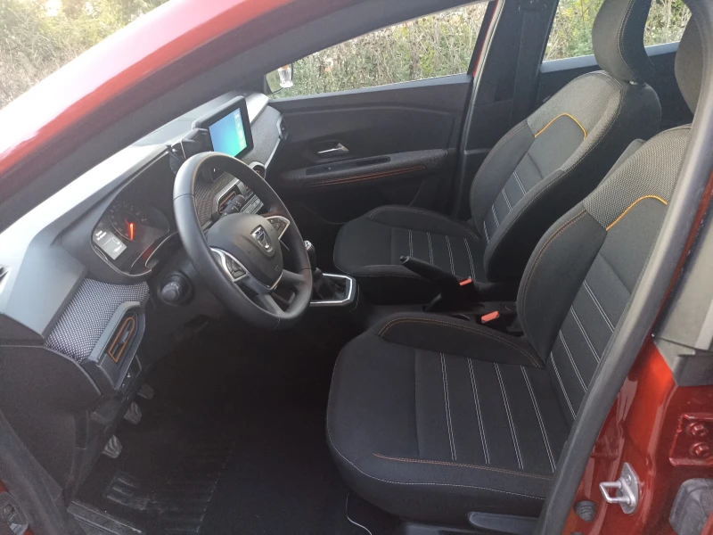 Dacia Sandero 1.0бенз-газ 100куб.3800км, снимка 7 - Автомобили и джипове - 47388589