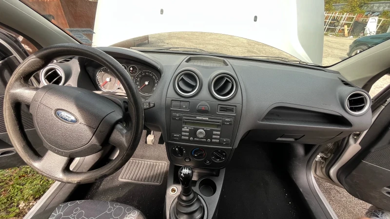 Ford Fiesta, снимка 6 - Автомобили и джипове - 47649782