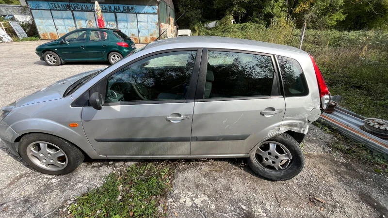 Ford Fiesta, снимка 2 - Автомобили и джипове - 47649782