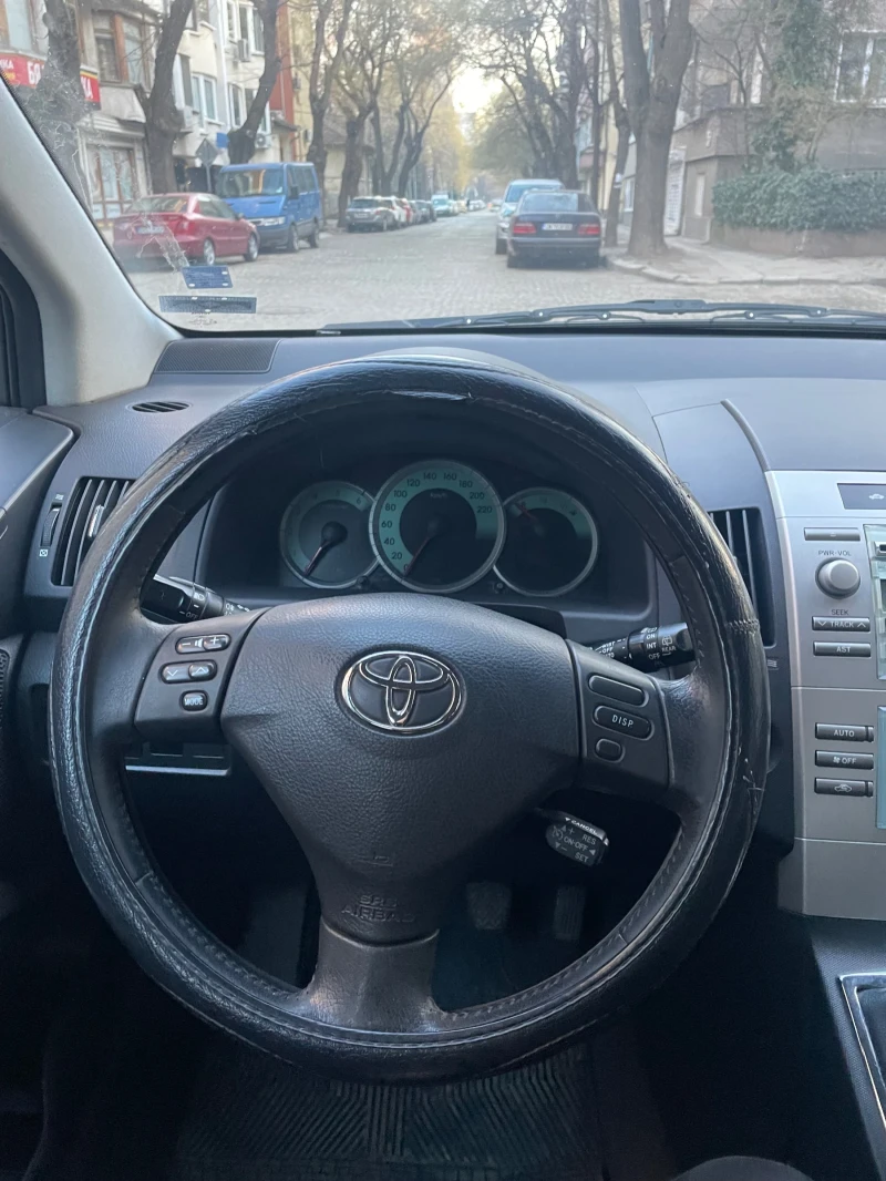 Toyota Corolla verso 2.0D, снимка 8 - Автомобили и джипове - 48688701