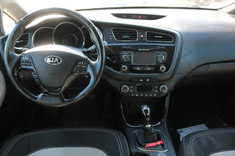 Kia Ceed 1.4 16V, снимка 9 - Автомобили и джипове - 49090404