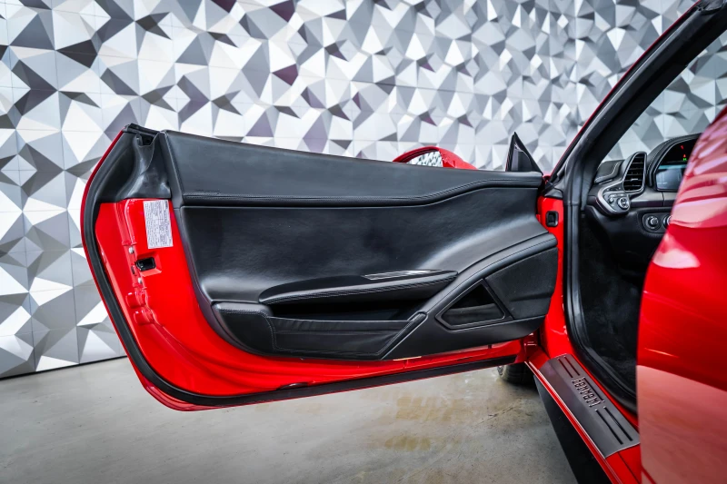 Ferrari 458 Italia Spider Rosso, снимка 7 - Автомобили и джипове - 51732877