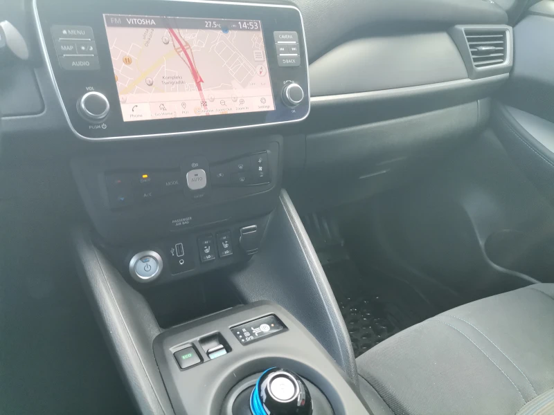 Nissan Leaf  N-Connecta, снимка 9 - Автомобили и джипове - 52209597