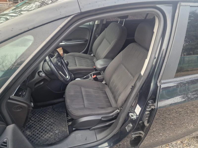 Opel Zafira 1.4Turbo/Gaz, снимка 8 - Автомобили и джипове - 53450302