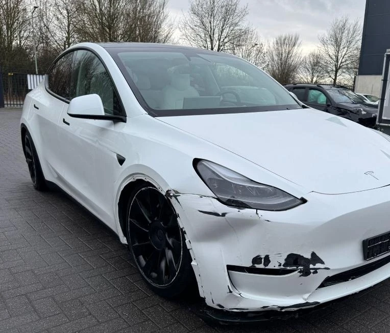 Tesla Model Y 2024 Long Range с Гаранция - изображение 6