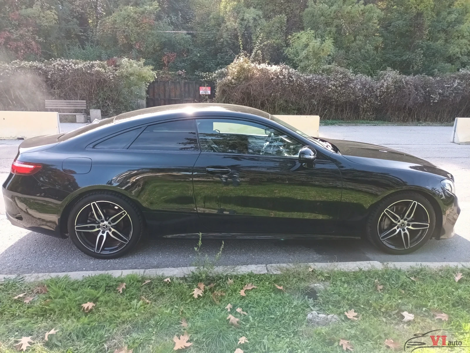 Mercedes-Benz E 220 AMG /COUPE, снимка 5 - Автомобили и джипове - 47664424