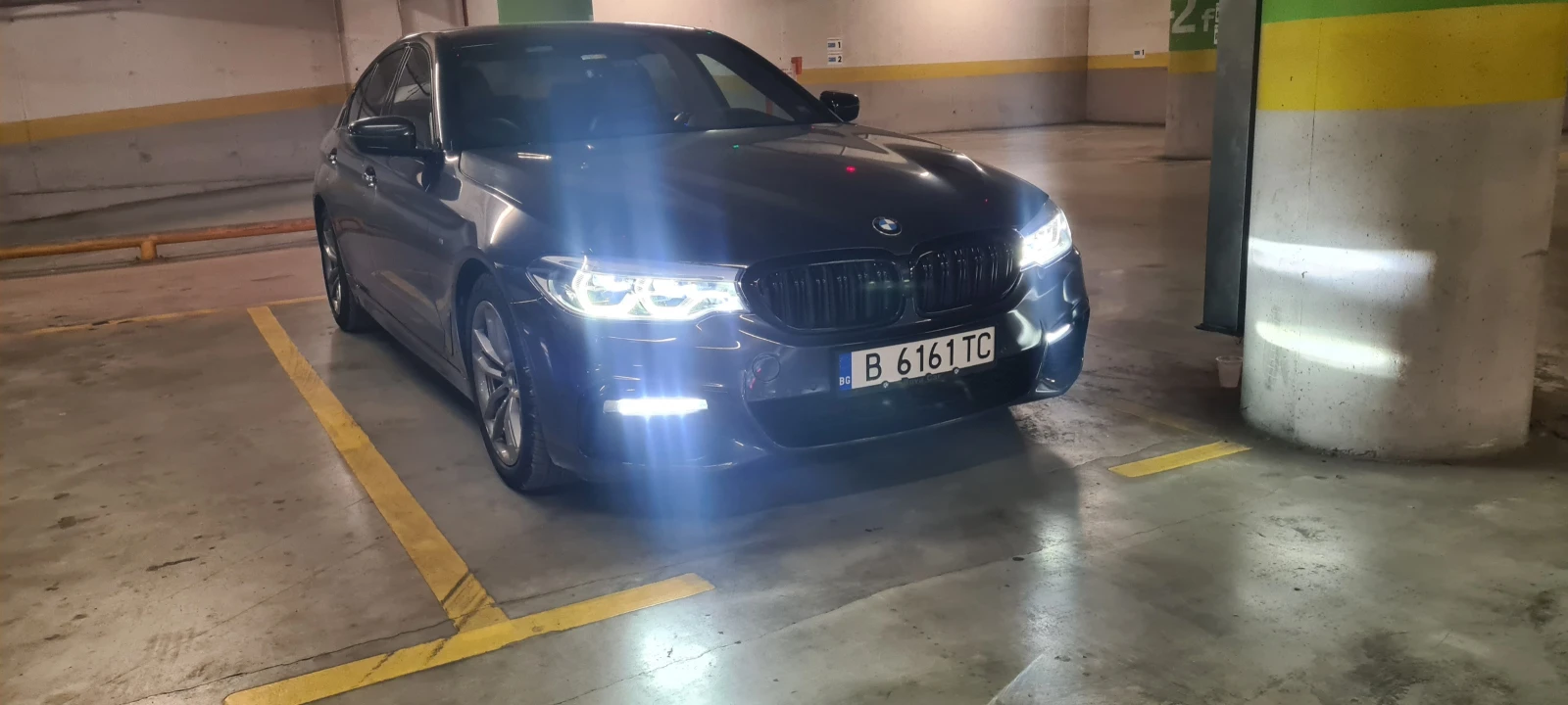 BMW 520 X-Drive, LED  - изображение 8