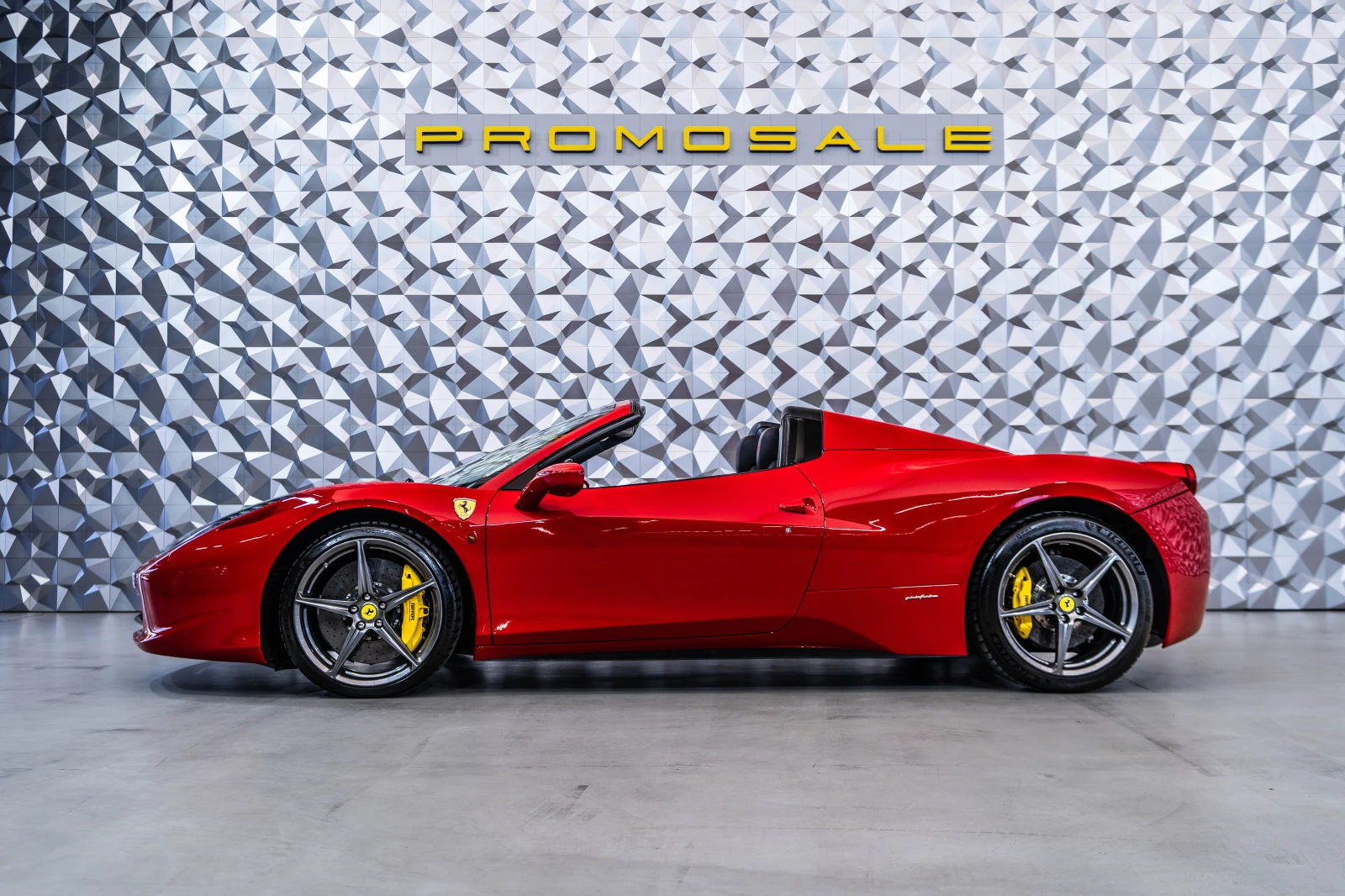 Ferrari 458 Italia Spider Rosso - изображение 3