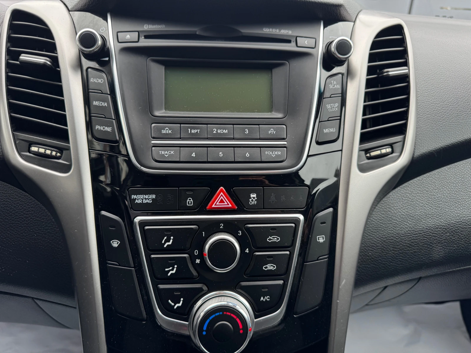 Hyundai I30 1.4 CRDI-90konq.  | Mobile.bg   14