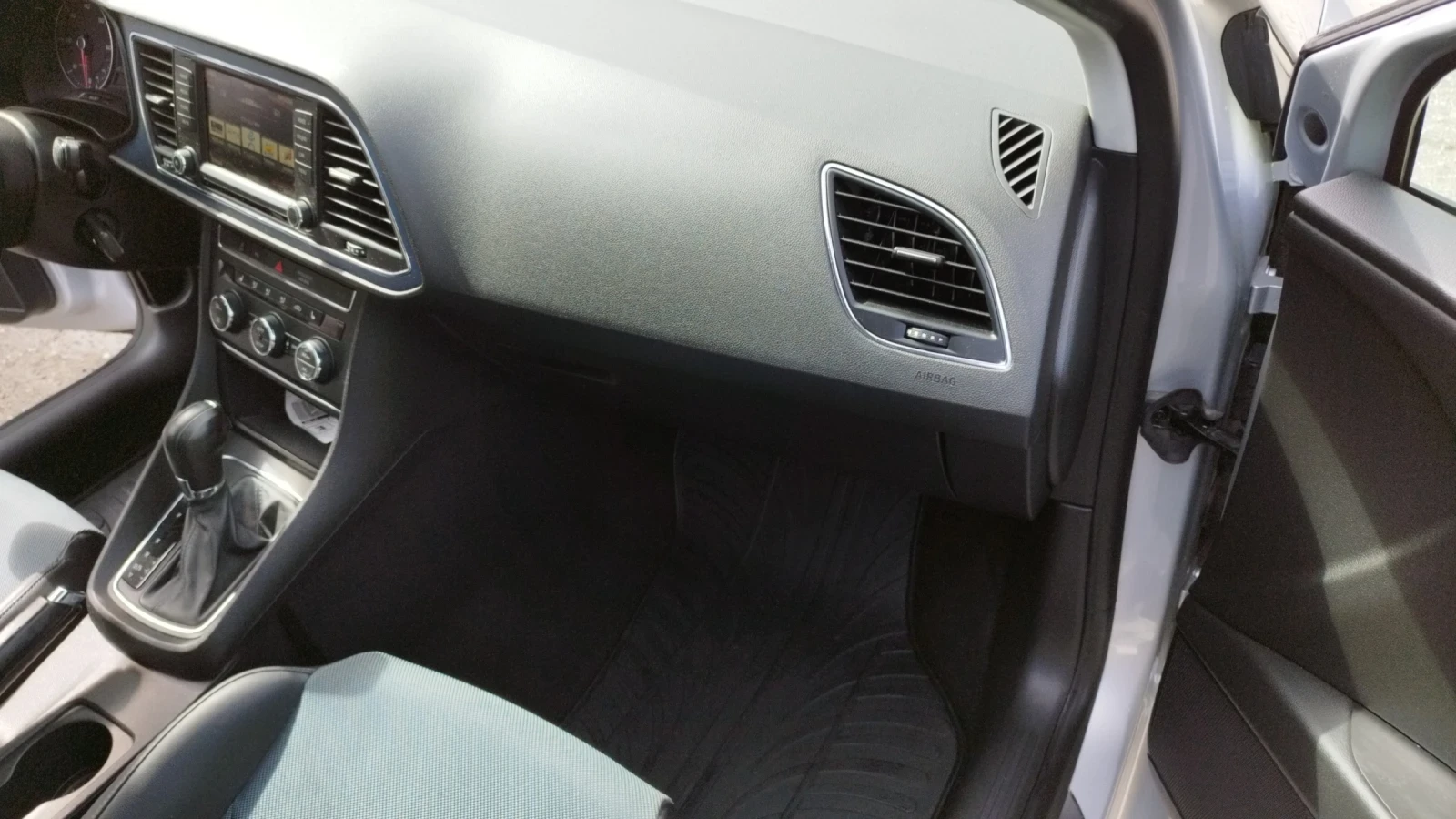 Seat Leon 1.6 110к automatic.led - изображение 10