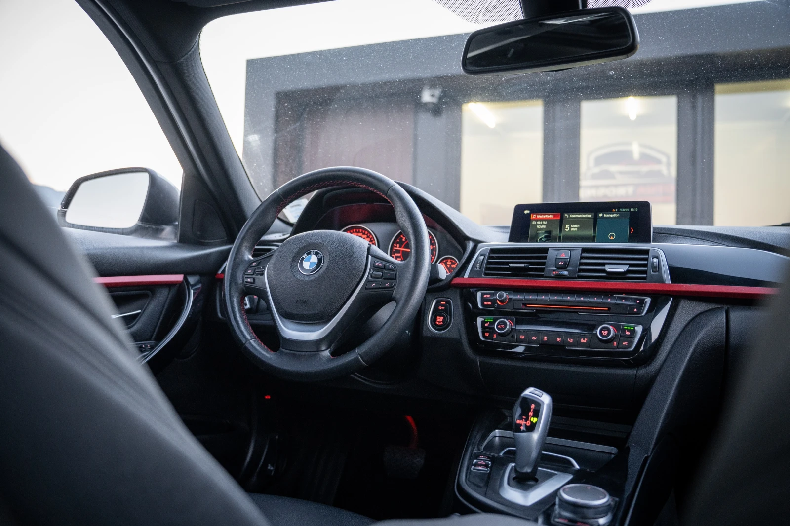 BMW 330 XI* FACELIFT* EVO - изображение 9