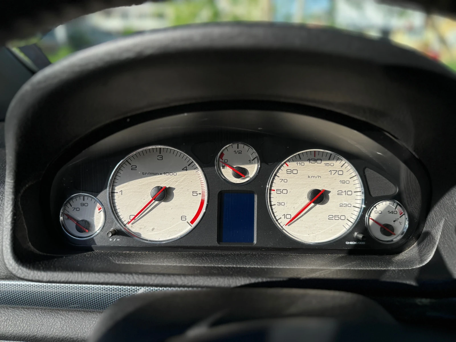 Peugeot 407 SW - изображение 8