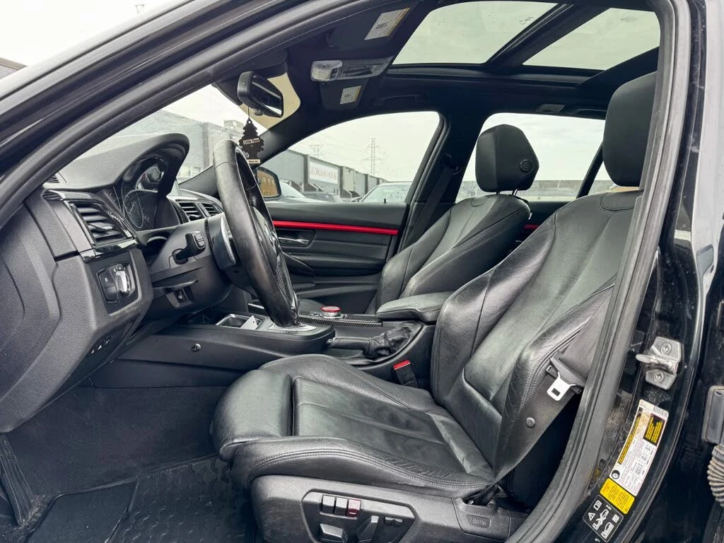 BMW 320 ДИЗЕЛ* ПАМЕТ* ПАНОРАМА* КОЖА* КАМЕРА* , снимка 15 - Автомобили и джипове - 53863058